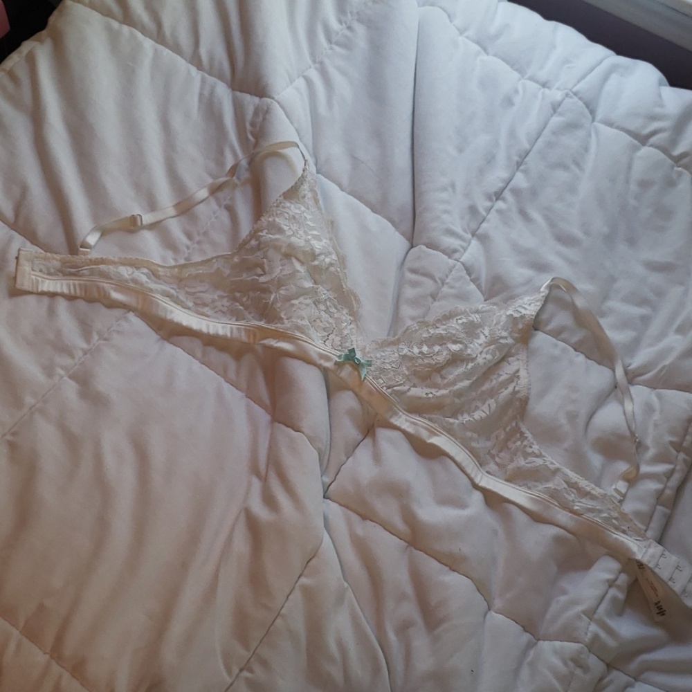 White lace bra